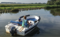 onze motorboot is te huur